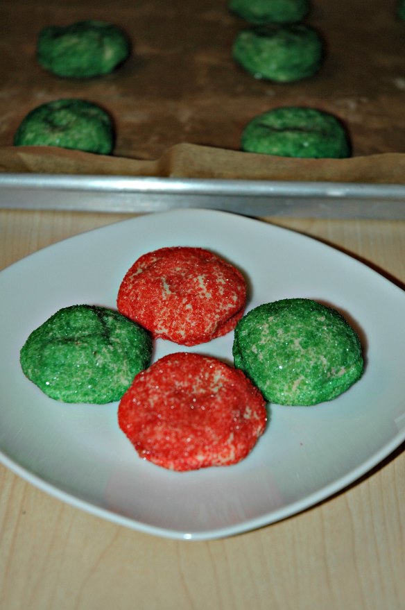 Colorful Candy Bar Cookies | Bakewell Junction - sweet and yummy for your Christmas baking.